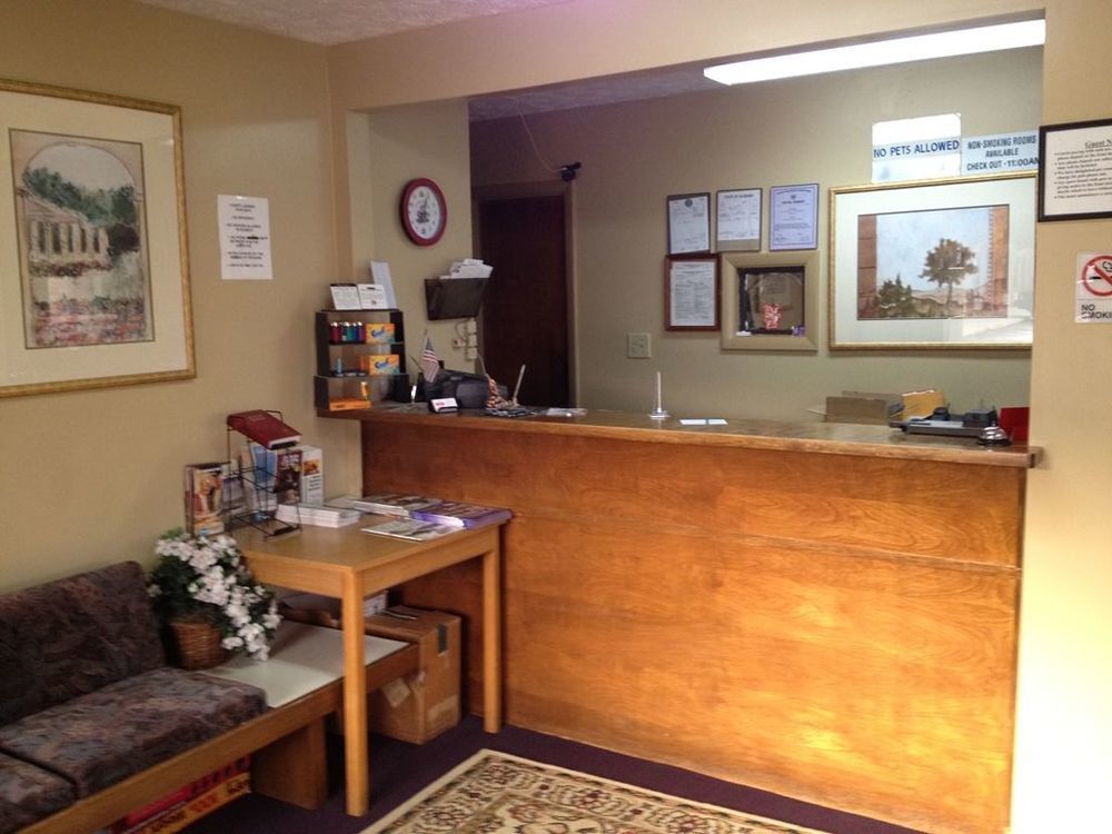 Mcclellan Inn Anniston Interior photo